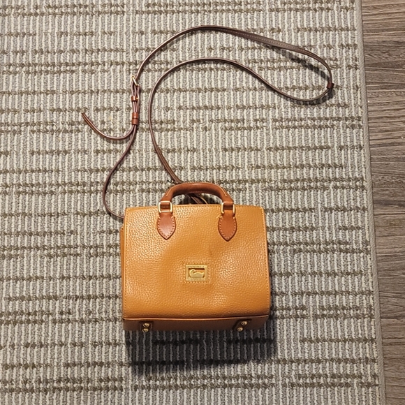 Dooney and burke mini bag - Picture 2 of 4